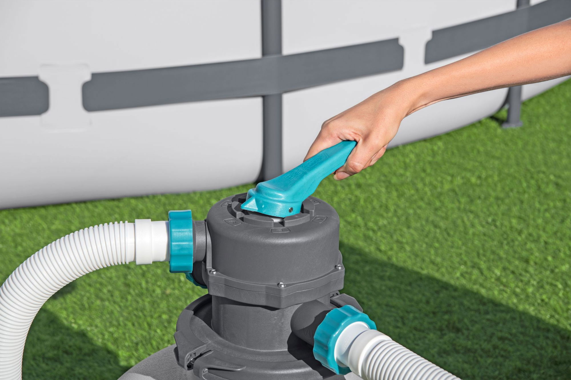 Sandfilteranlage mit Zeitschaltuhr 8.327 lh für Pools 1.100–51.400 l