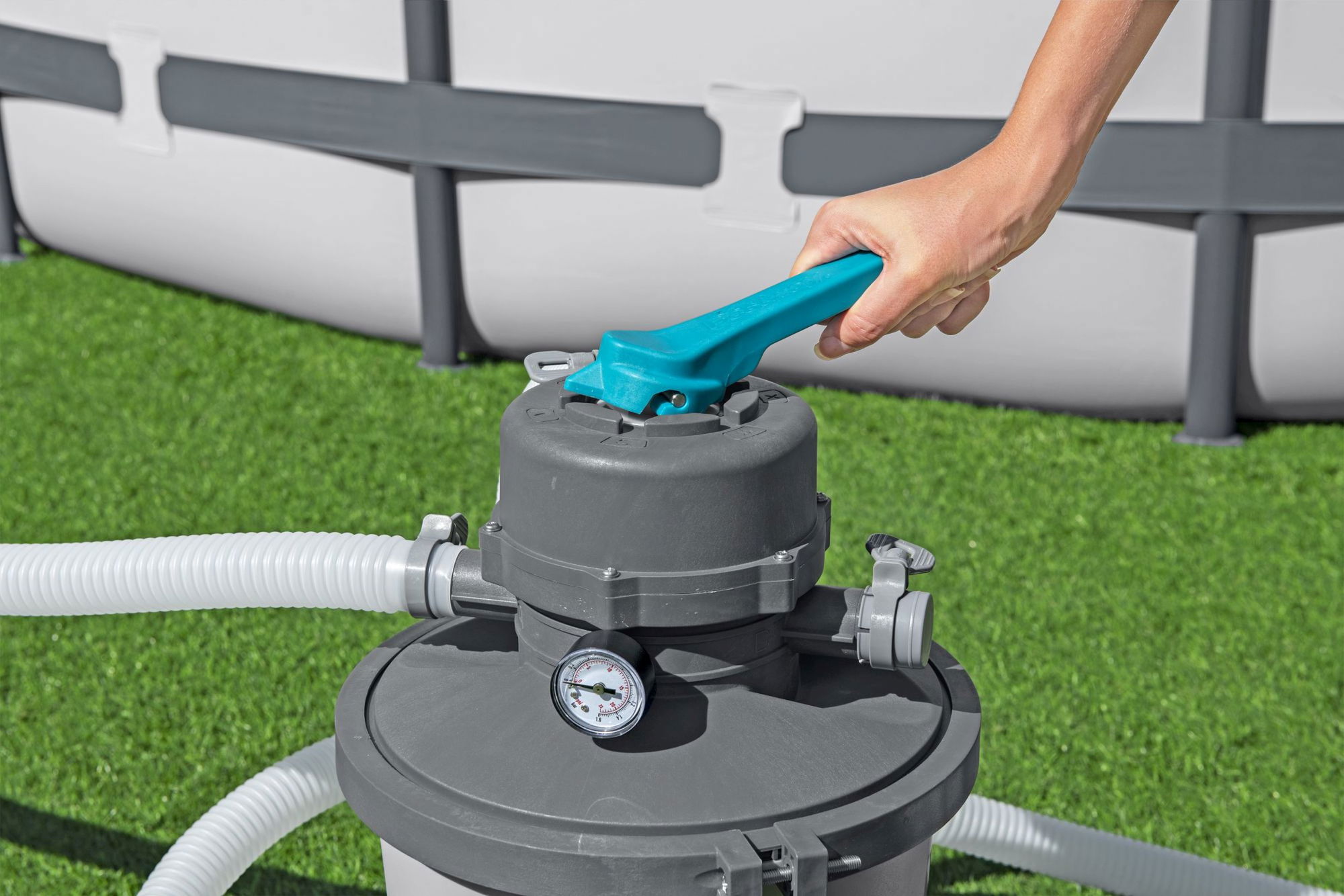 Bestway Sandfilteranlage 3.596 lh 85 W für Pools 1.100–16.600 l Bestway Sandfilteranlage 3.596 lh 85 W für Pools 1.100–16.600 l