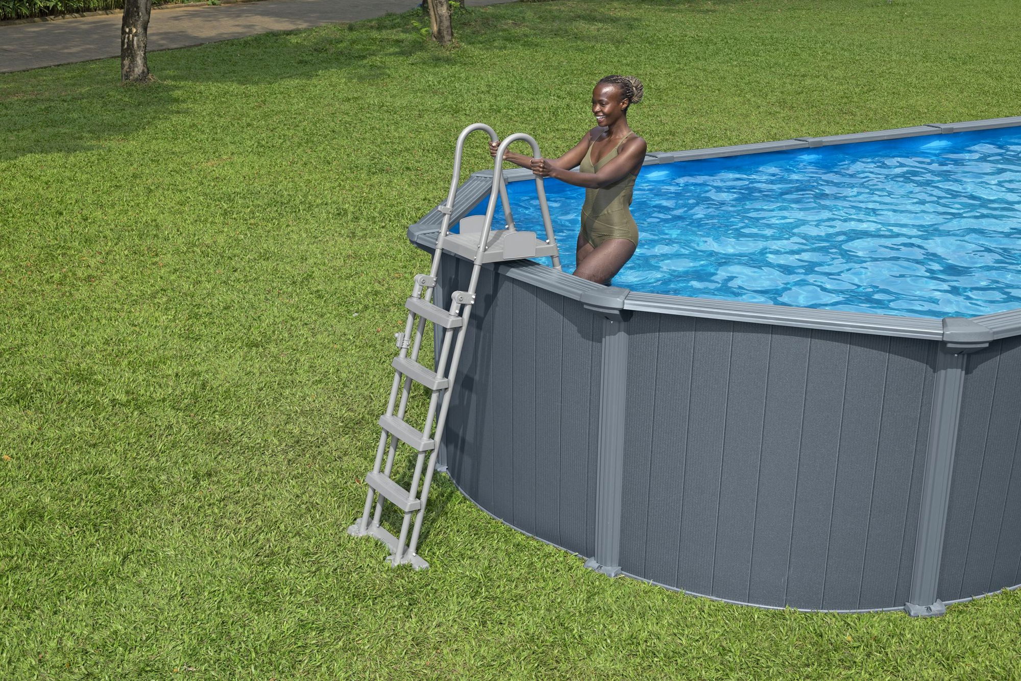 Bestway Hydrium Stahlwandpool Komplett-Set 732 x 366 x 132 cm oval