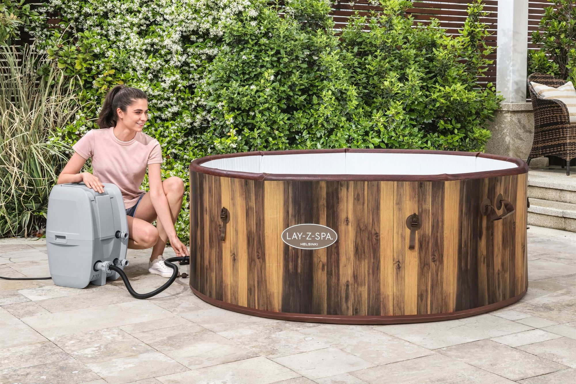 Bestway LAY-Z-SPA Helsinki AirJet Plus Whirlpool Ø 180 x 66 cm 7 Personen