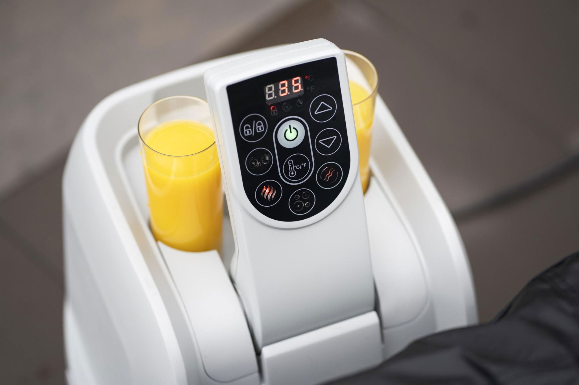 LAY-Z-SPA Hollywood AirJet LED-Whirlpool Ø 196 x 66 cm für 6 Personen